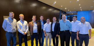 GrandBay Papeles Nacionales boosts capacity with TM investment Start-up team: GrandBay Papeles Nacionales and Toscotec’s teams at the contract signing
