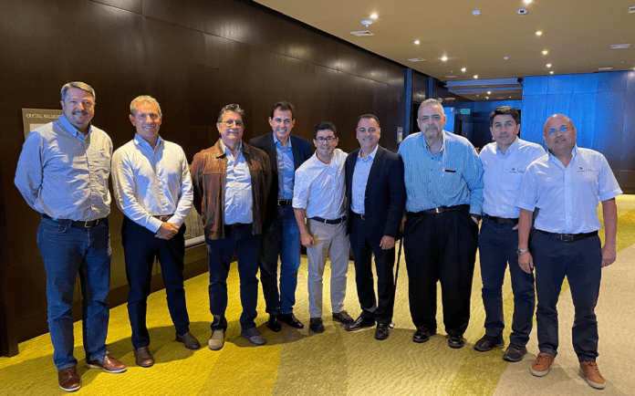 Pic 5 1024x628 Start-up team: GrandBay Papeles Nacionales and Toscotec’s teams at the contract signing