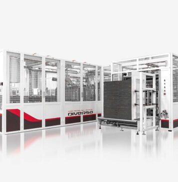 The hybrid designed to combine speed, box size range and production capacity: Packaging Technical Theme, STAX Technologies
