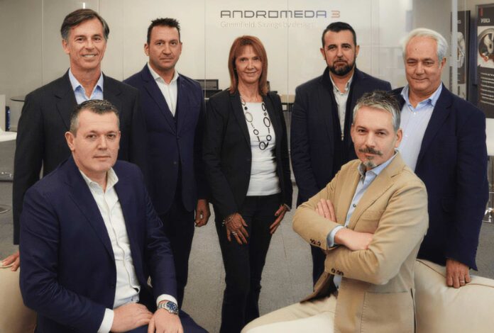 twm_jf2 The new Futura management team: (left to right standing) Dellagnelo, Graunar, Granucci, Pelaia, Tonarelli, (seated left to right) Viani, Betti.