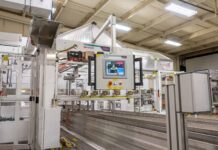 Choosing the right case packer: side infeed vs. top load Fully integrated case packing: the 3600 Series excels in high-speed environments
