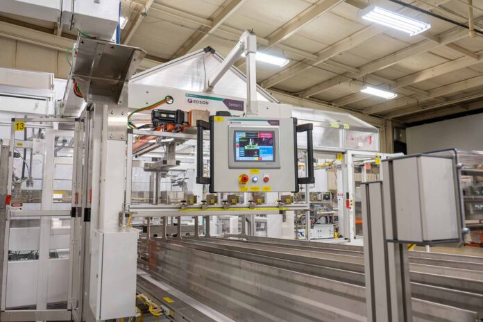 Edson-3600HS-Case-Packer Fully integrated case packing: the 3600 Series excels in high-speed environments